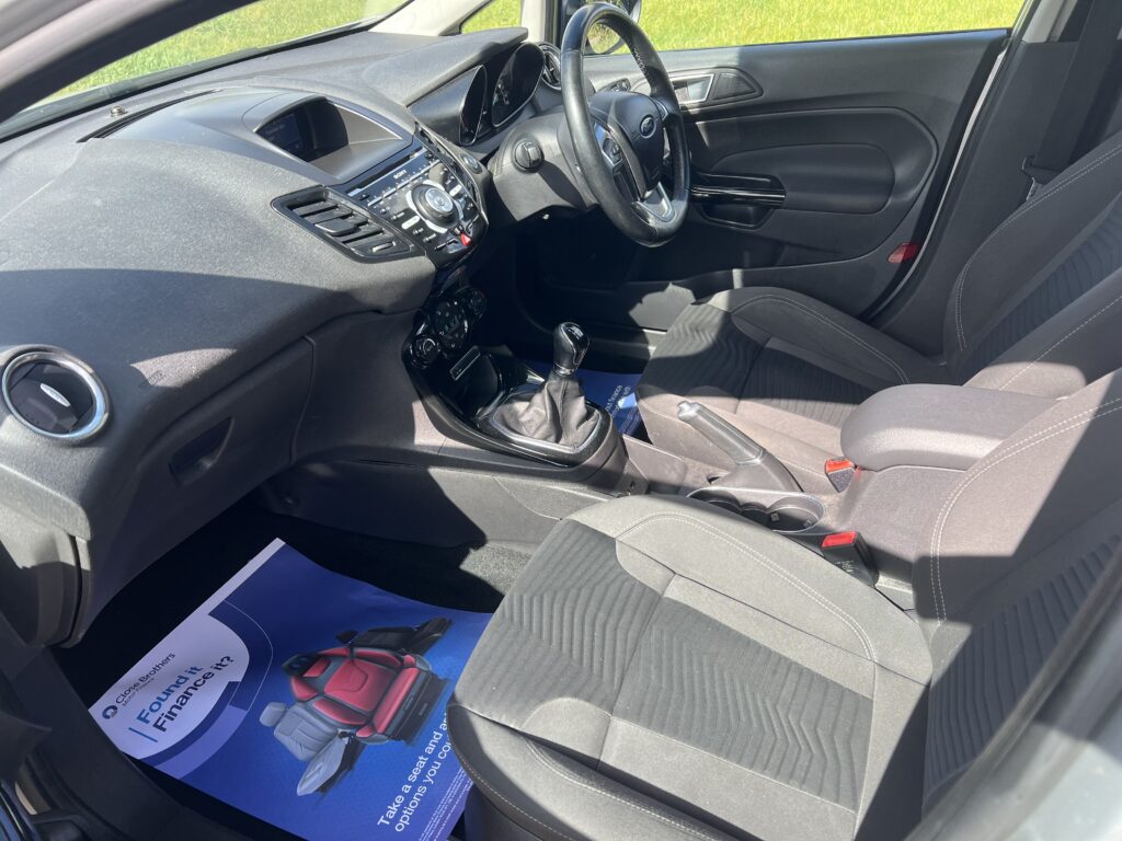 2015 15 plate Ford Fiesta 1.0 litre Ecoboost Titanium 5 Door Petrol