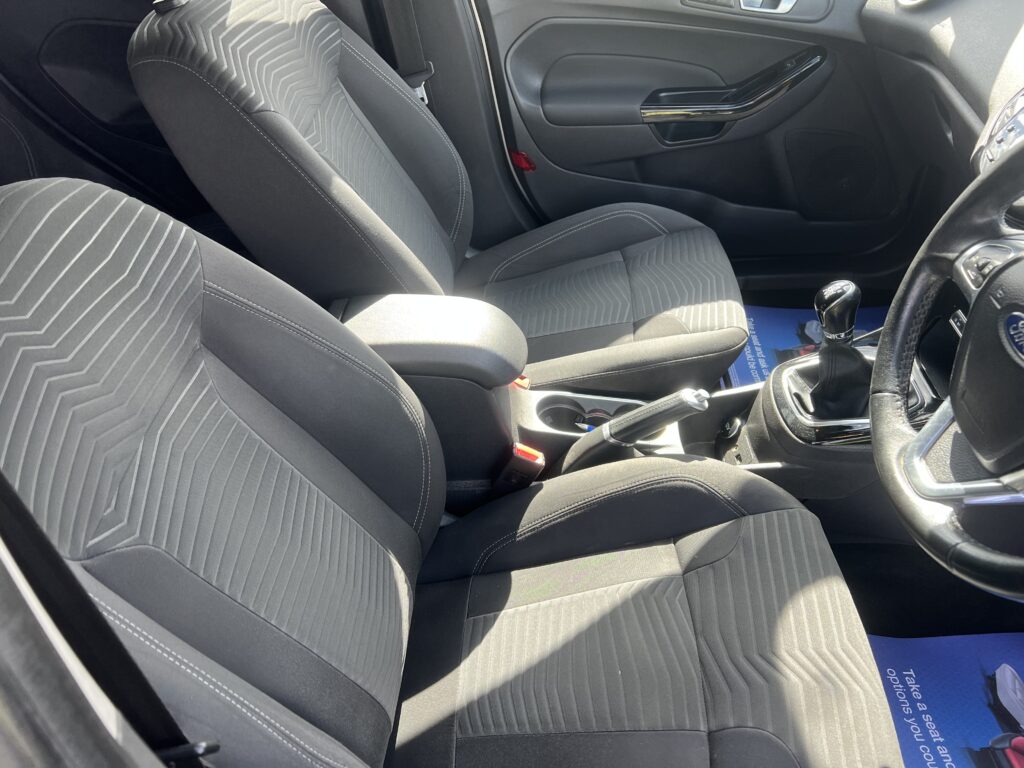 2015 15 plate Ford Fiesta 1.0 litre Ecoboost Titanium 5 Door Petrol