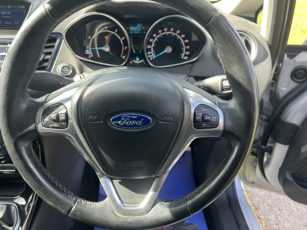 2015 15 plate Ford Fiesta 1.0 litre Ecoboost Titanium 5 Door Petrol