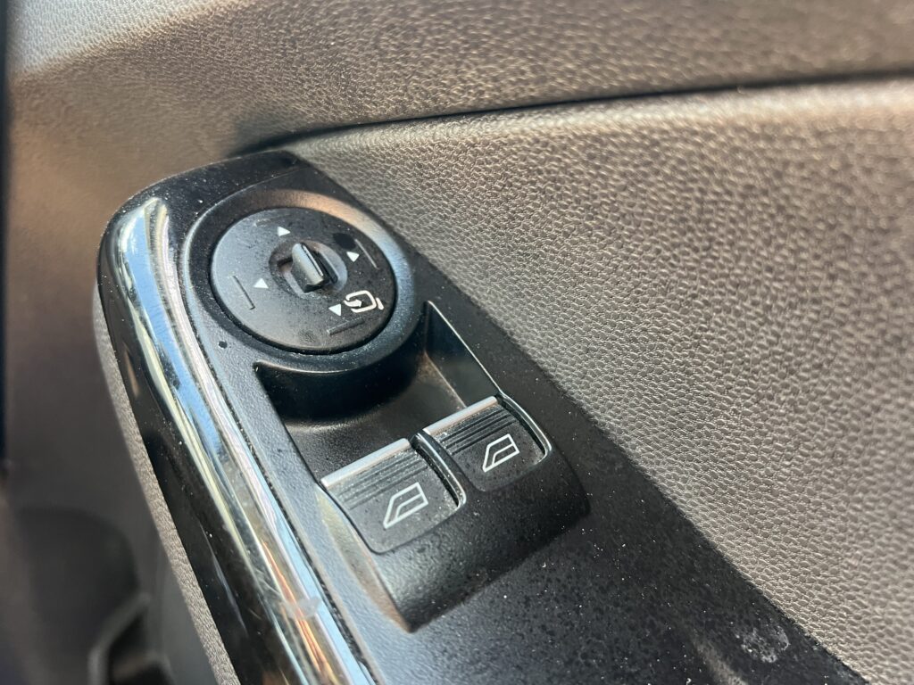 2015 15 plate Ford Fiesta 1.0 litre Ecoboost Titanium 5 Door Petrol